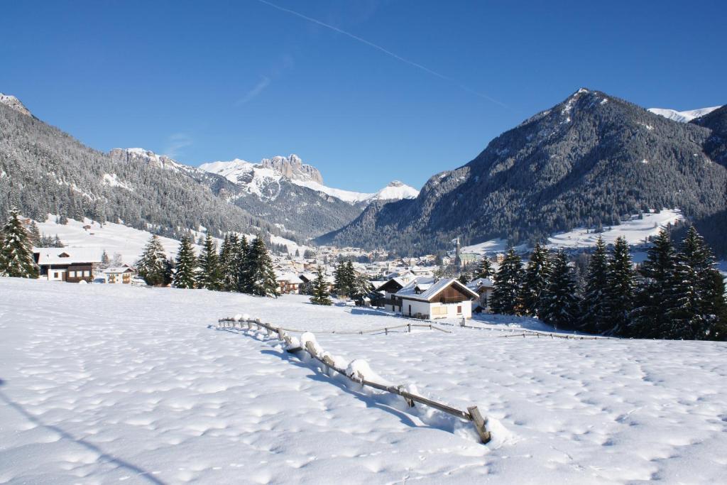 Hotel Villa Mozart Pozza di Fassa Eksteriør bilde